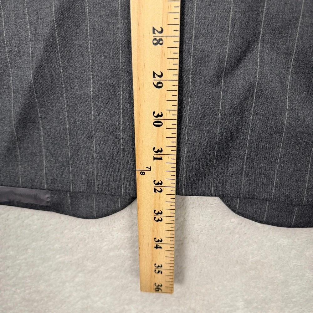 Jos A Bank Mens 44L Suit Signature Collection Gray Pinstripe Wool 2-Button 40x32